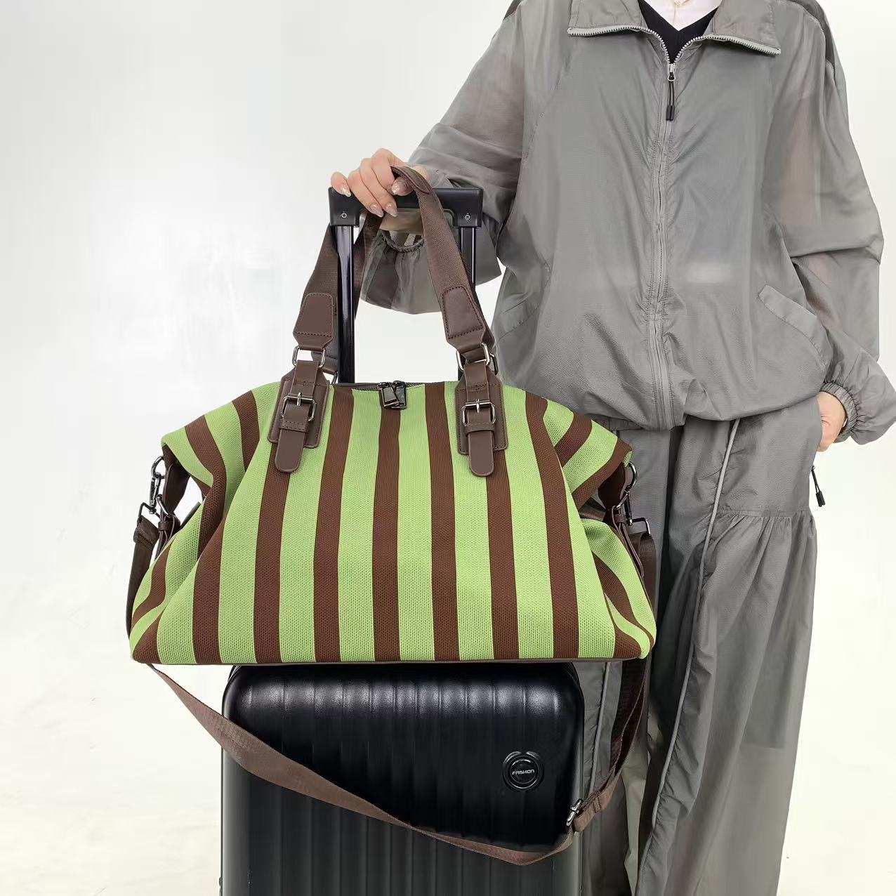 Bayanlar için şık çizgili çok  - Travel Accessories B&M incelemesi ve fiyatı